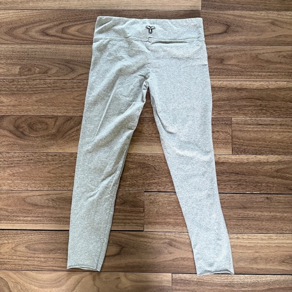 TNA | Size M | Grey Capri Leggings - Picture 2 of 6